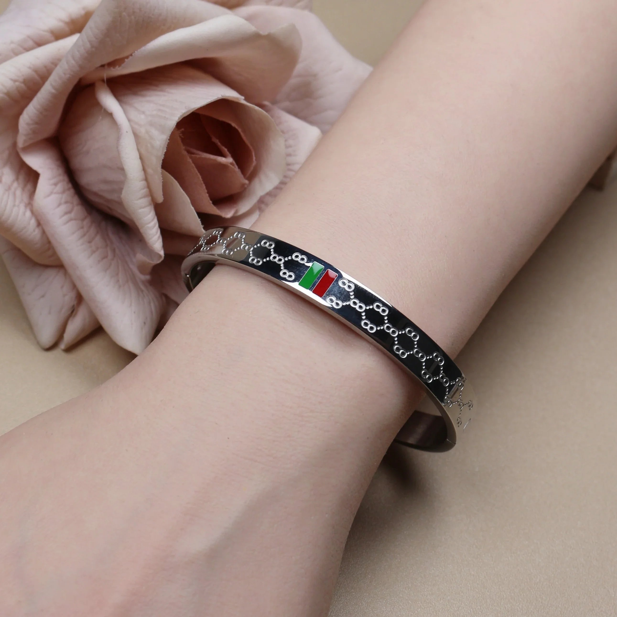 18 K Gold Plated Stainless Steel  55 MM Red/Green Bangles  , Fashionable Jewelry For Men And Women Wholesale